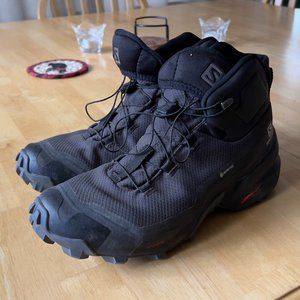 Salomon Cross Hike Mid Gore-Tex Hiking Boots
